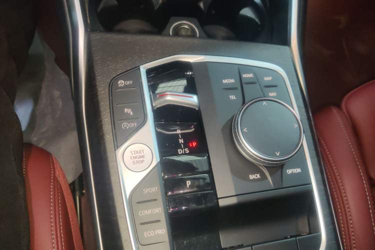 Used BMW 4 Series 2023 425i Convertible M Sport Package Gear Lever