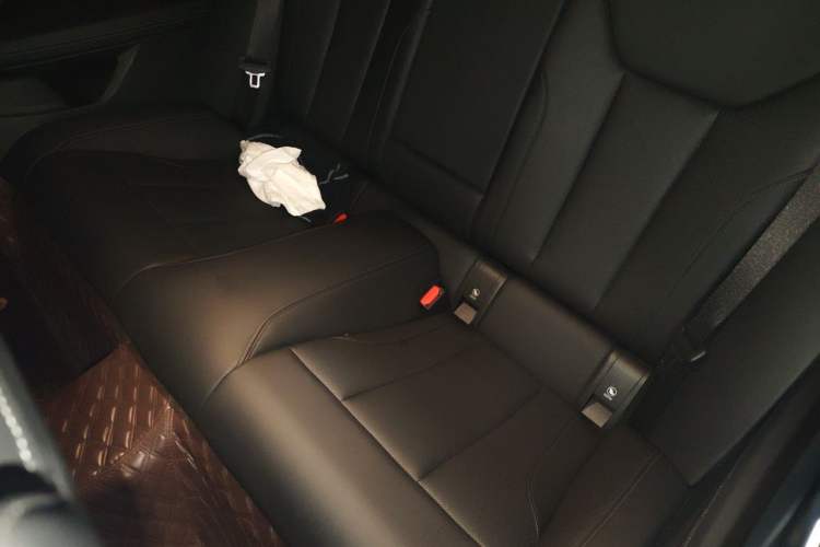 Used BMW 4 Series 2023 425i M Sport Night Edition Interior 4