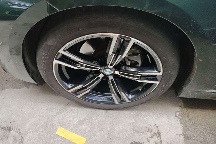 Used BMW 4 Series 2023 425i M Sport Package Left Front Wheel Hub