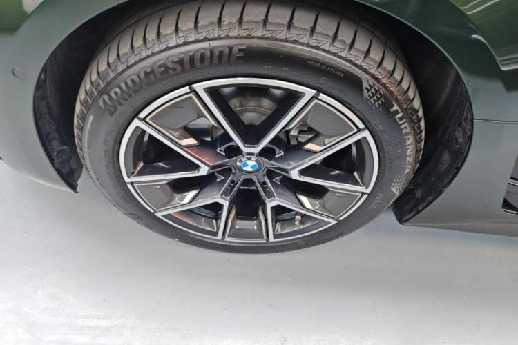 Used BMW 4 Series 2023 425i Gran Coupe M Sport Package Left Front Wheel Hub
