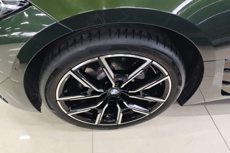 Used BMW 4 Series 2023 425i Gran Coupe M Sport Night Edition Package Left Front Wheel Hub