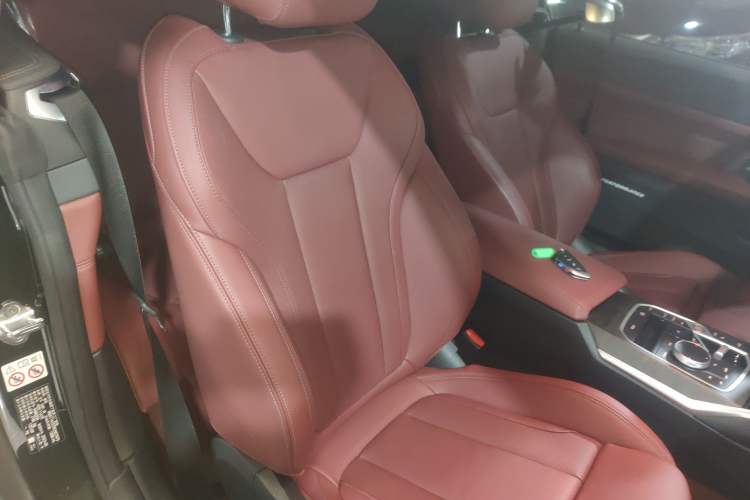 Used BMW 4 Series 2023 425i Convertible M Sport Package Right Front Seat