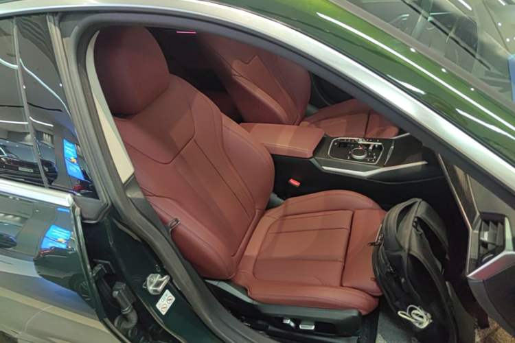 Used BMW 4 Series 2023 425i Gran Coupe M Sport Package Right Front Seat