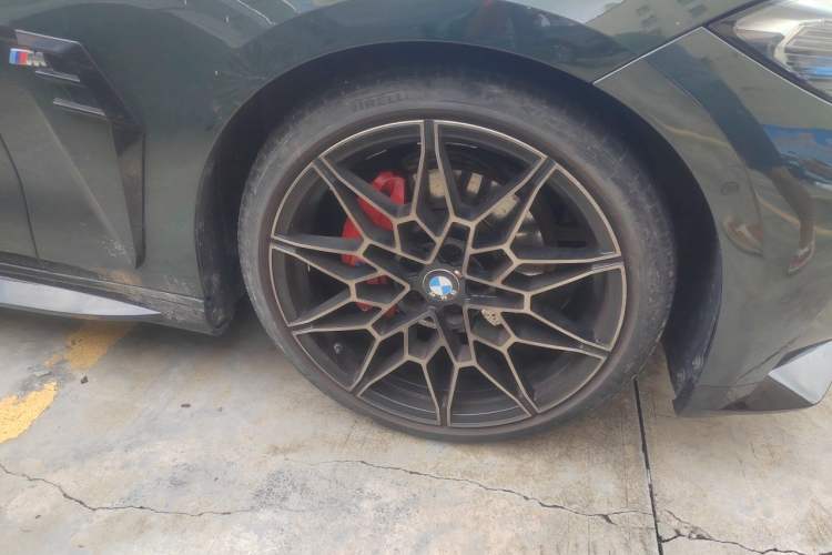 Used BMW 4 Series 2023 425i Convertible M Sport Night Edition Package Right Front Wheel Hub