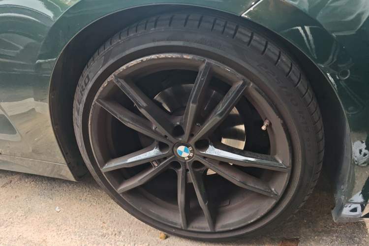 Used BMW 4 Series 2023 425i M Sport Night Edition Right Front Wheel Hub
