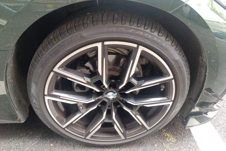 Used BMW 4 Series 2023 425i Gran Coupe M Sport Night Edition Package Right Front Wheel Hub