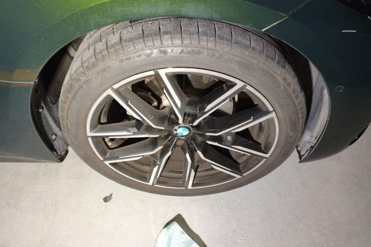 Used BMW 4 Series 2023 425i Gran Coupe M Sport Night Edition Package Right Front Wheel Hub