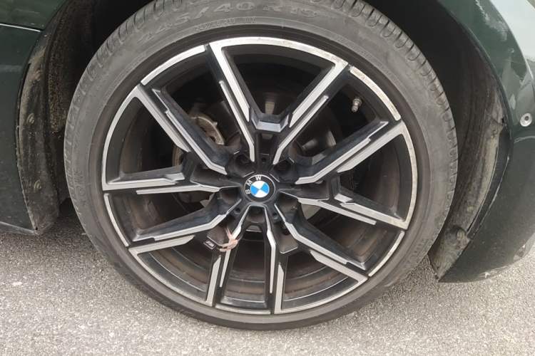 Used BMW 4 Series 2023 425i Gran Coupe M Sport Night Edition Package Right Front Wheel Hub
