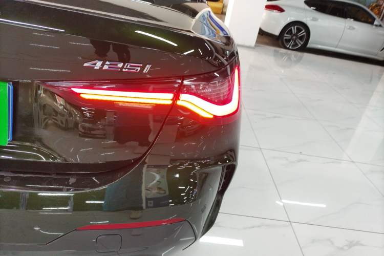 Used BMW 4 Series 2023 425i Convertible M Sport Night Edition Package Right Rear Taillight