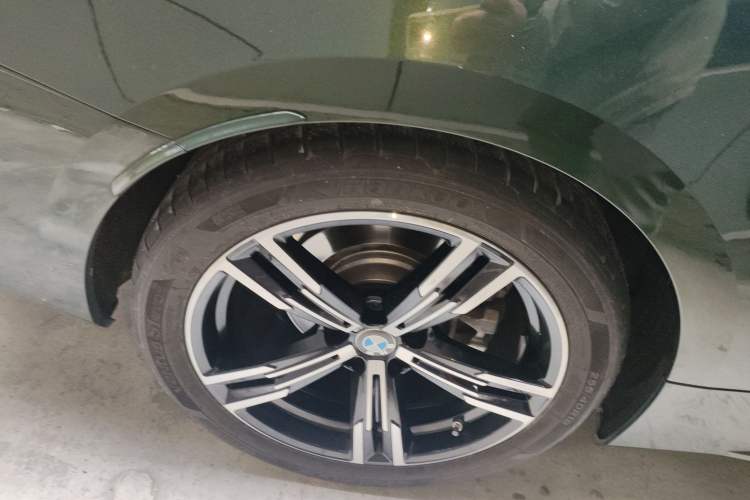 Used BMW 4 Series 2023 425i M Sport Package Right Rear Wheel Hub