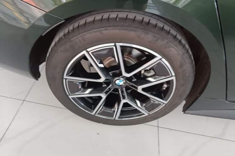 Used BMW 4 Series 2023 425i Gran Coupe M Sport Package Right Rear Wheel Hub