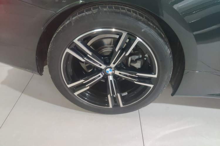 Used BMW 4 Series 2023 425i Convertible M Sport Package Right Rear Wheel Hub