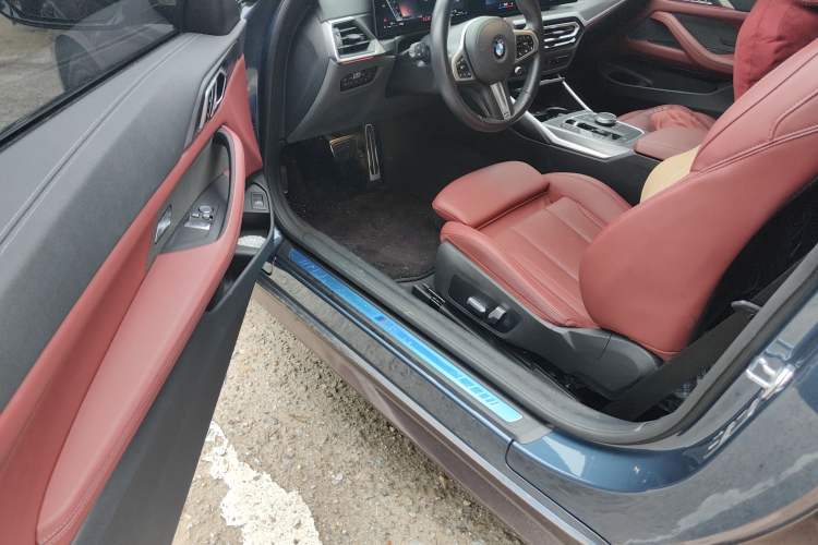 Used BMW 4 Series 2023 425i M Sport Night Edition Driver Seat