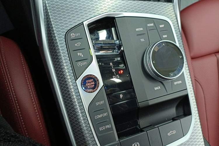 Used BMW 4 Series 2023 425i Convertible M Sport Night Edition Package Gear Lever