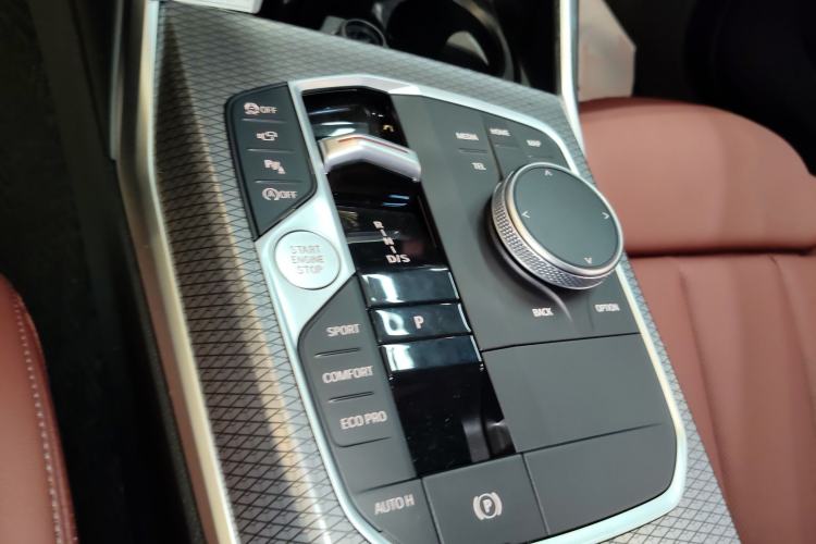 Used BMW 4 Series 2023 425i M Sport Night Edition Gear Lever