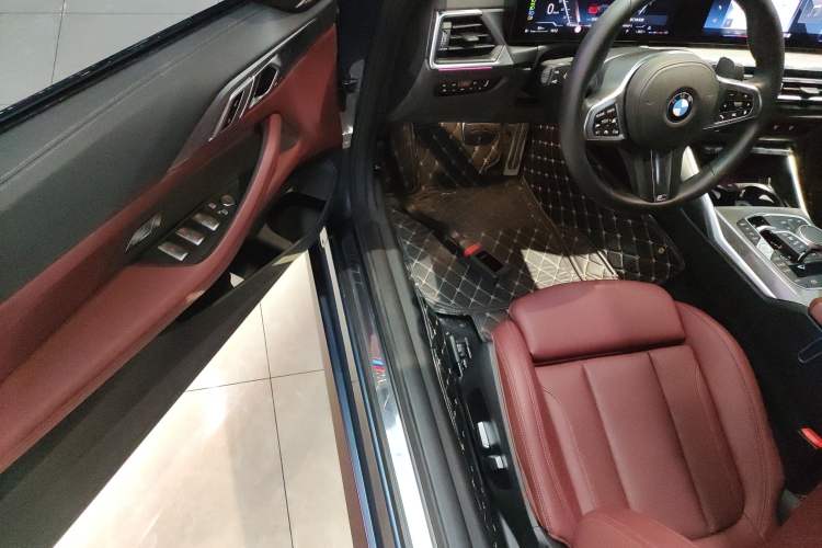 Used BMW 4 Series 2023 430i Convertible M Sport Night Edition Package Interior 3