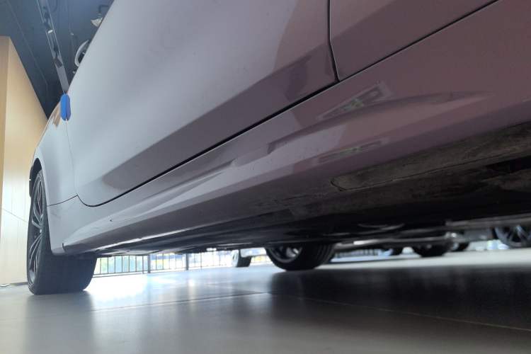 Used BMW 4 Series 2023 425i Convertible M Sport Night Edition Package Right Side Sill
