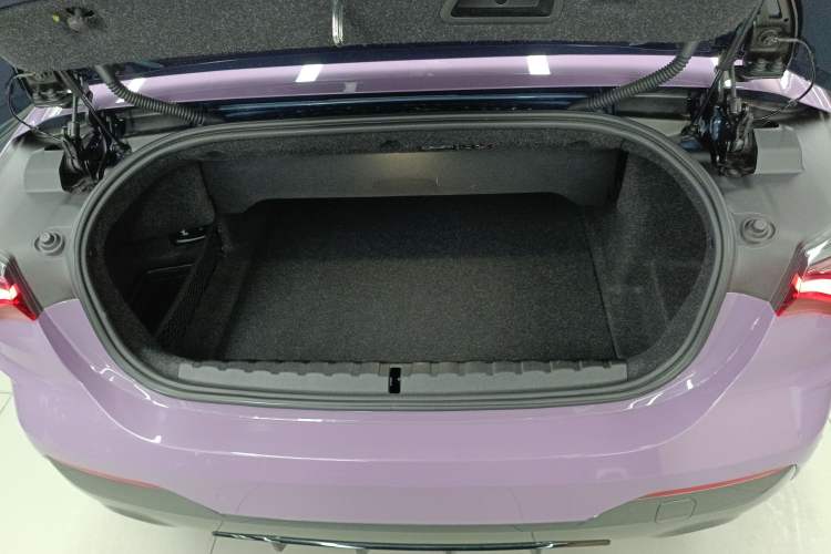 Used BMW 4 Series 2023 425i Convertible M Sport Night Edition Package Trunk
