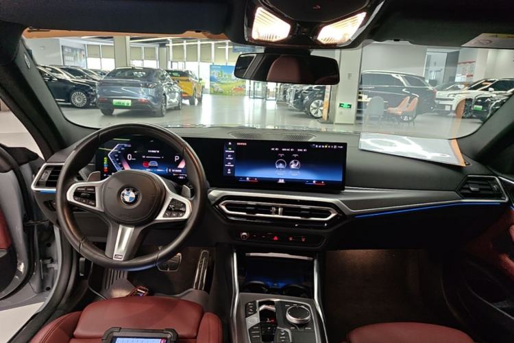 Used BMW 4 Series 2023 425i M Sport Night Edition Center Console