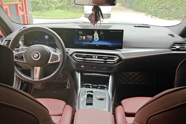 Used BMW 4 Series 2023 425i M Sport Night Edition Center Console