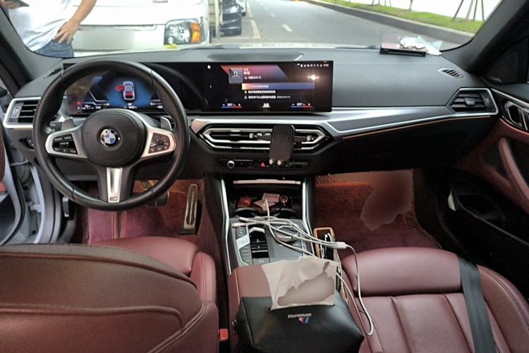 Used BMW 4 Series 2023 425i M Sport Night Edition Center Console