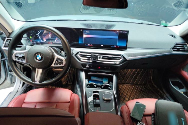 Used BMW 4 Series 2023 425i M Sport Package Center Console