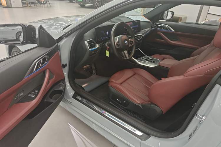 Used BMW 4 Series 2023 425i M Sport Night Edition Driver Seat