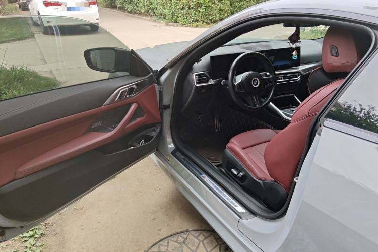 Used BMW 4 Series 2023 425i M Sport Night Edition Driver Seat
