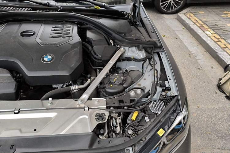 Used BMW 4 Series 2023 425i M Sport Night Edition Engine Bay Left