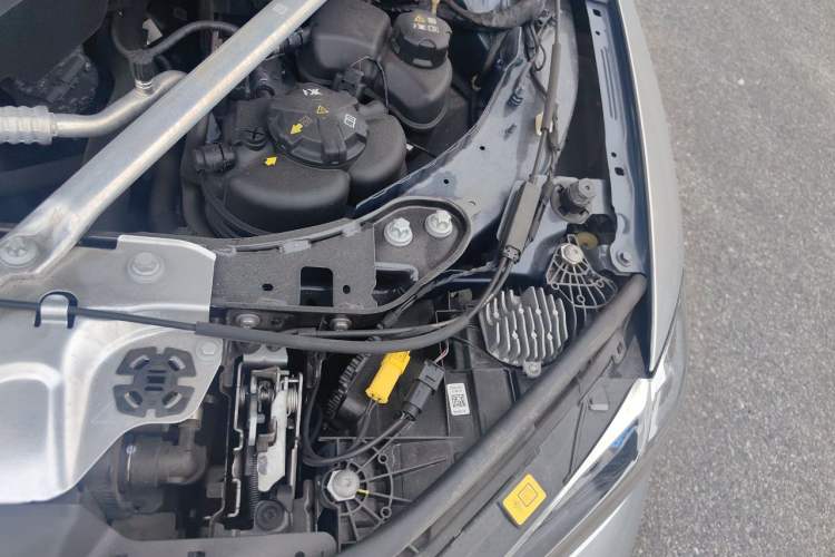 Used BMW 4 Series 2023 430i M Sport Night Edition Engine Bay Left