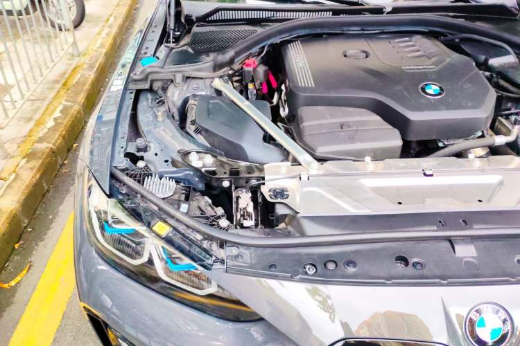 Used BMW 4 Series 2023 425i Gran Coupe M Sport Night Edition Package Engine Bay Right