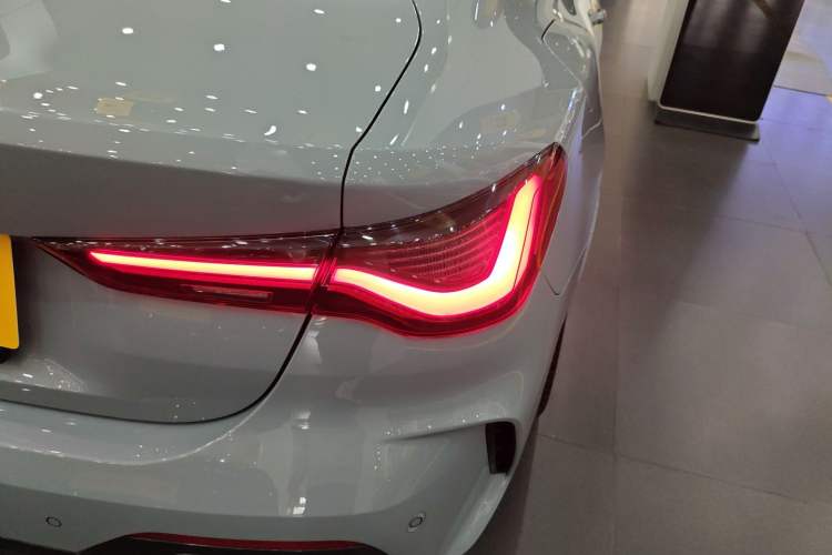 Used BMW 4 Series 2023 425i M Sport Night Edition Exterior 2