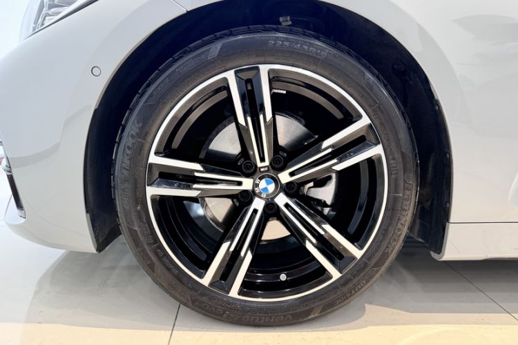 Used BMW 4 Series 2023 425i M Sport Package Exterior 7