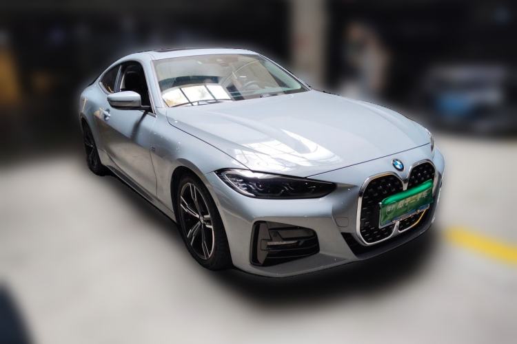 Used BMW 4 Series 2023 425i M Sport Package Front Right 45 Deg