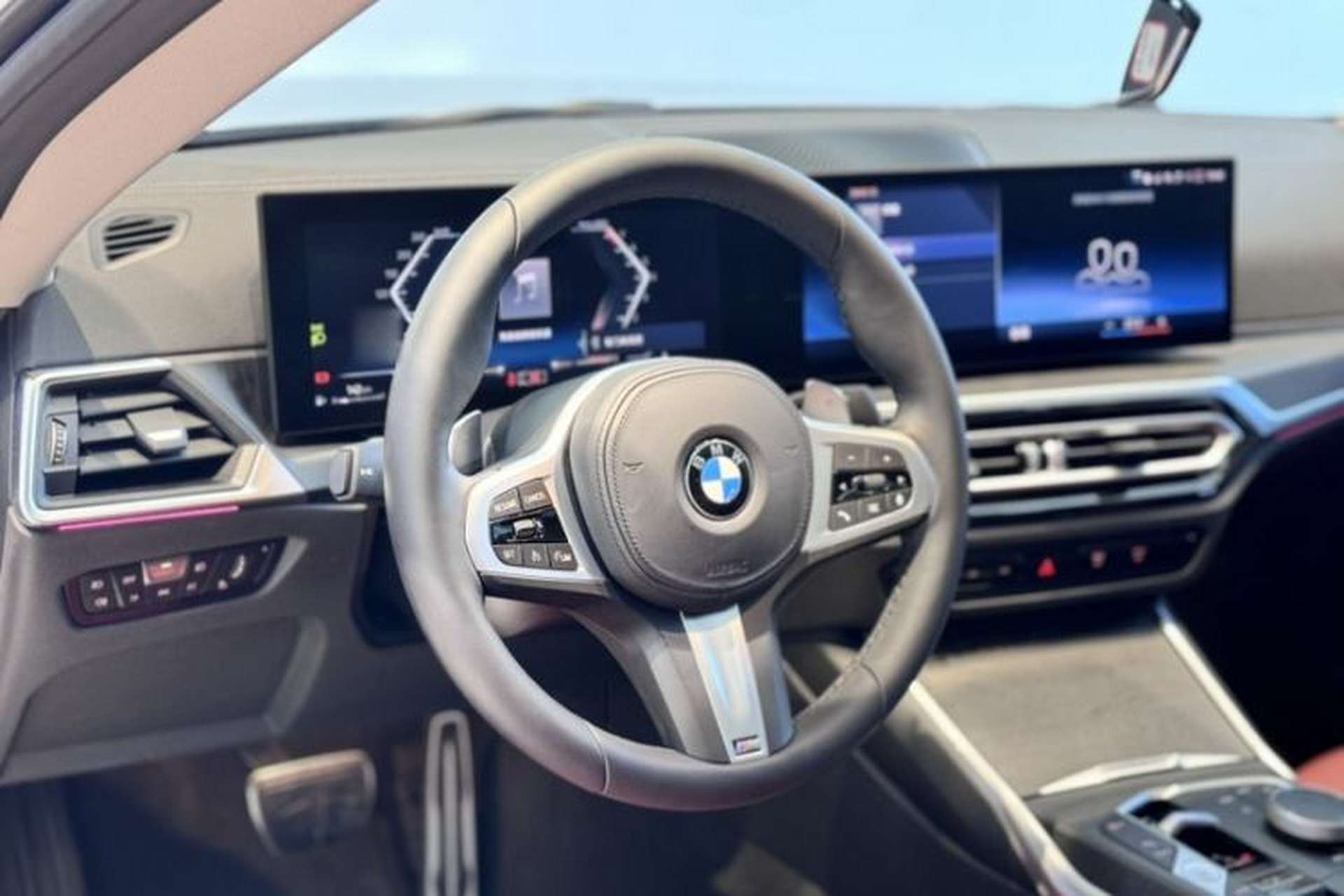 Used BMW 4 Series 2023 425i M Sport Package Interior 9