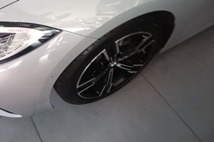 Used BMW 4 Series 2023 425i M Sport Package Left Front Wheel Hub