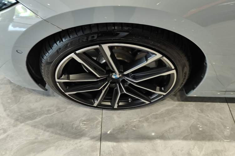 Used BMW 4 Series 2023 430i M Sport Night Edition Left Front Wheel Hub