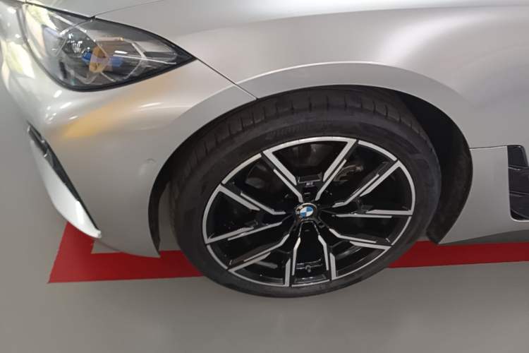 Used BMW 4 Series 2023 425i Gran Coupe M Sport Night Edition Package Left Front Wheel Hub