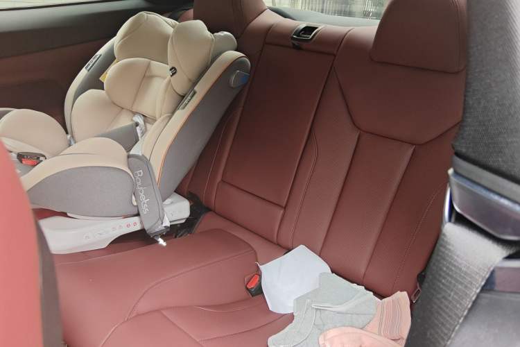 Used BMW 4 Series 2023 425i M Sport Night Edition Left Rear Seat