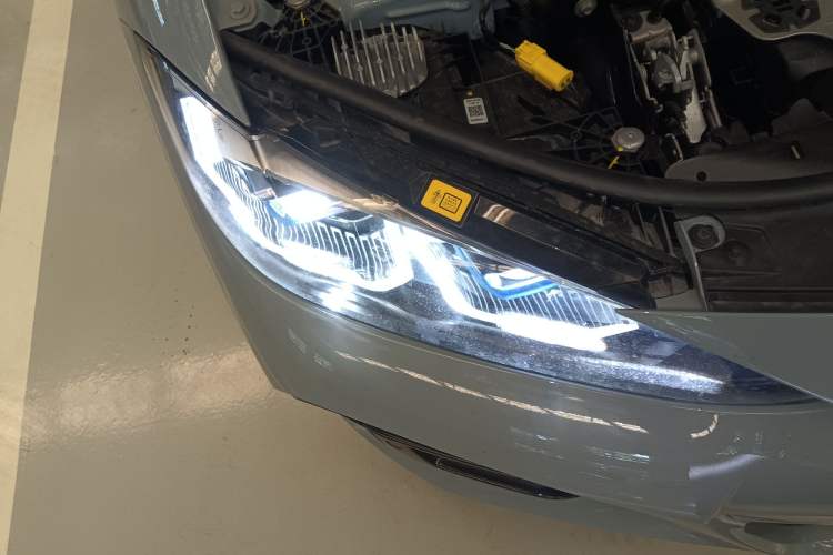 Used BMW 4 Series 2023 430i Convertible M Sport Night Edition Package Right Front Headlight