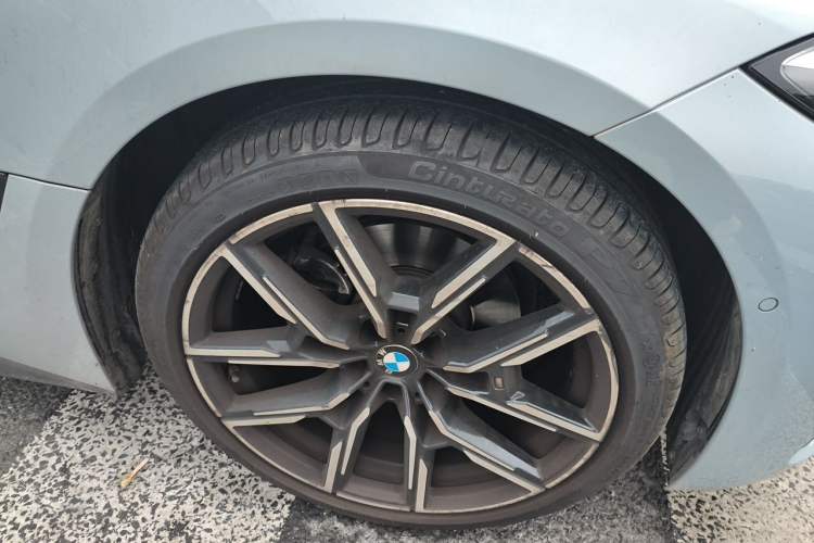 Used BMW 4 Series 2023 425i Gran Coupe M Sport Night Edition Package Right Front Wheel Hub