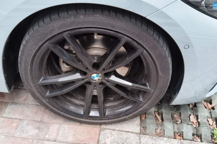 Used BMW 4 Series 2023 425i M Sport Night Edition Right Front Wheel Hub