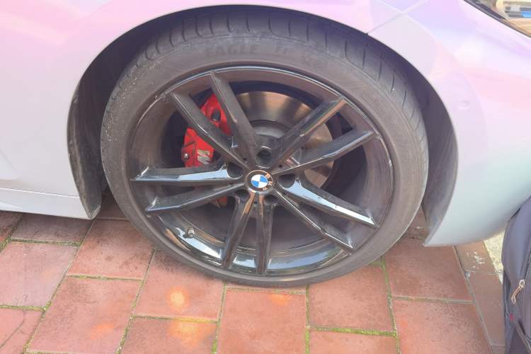 Used BMW 4 Series 2023 425i M Sport Night Edition Right Front Wheel Hub