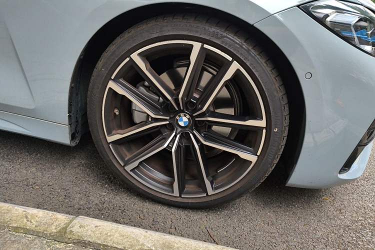 Used BMW 4 Series 2023 430i M Sport Night Edition Right Front Wheel Hub