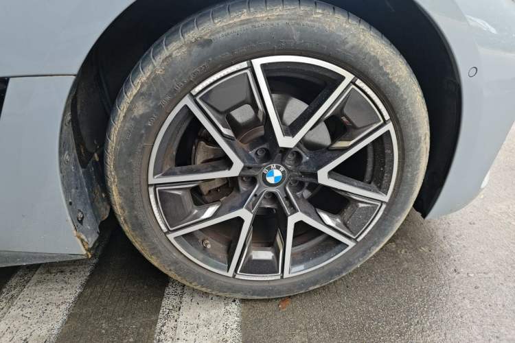 Used BMW 4 Series 2023 425i Gran Coupe M Sport Package Right Front Wheel Hub