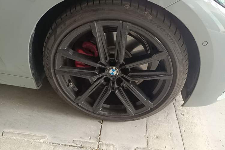 Used BMW 4 Series 2023 430i M Sport Night Edition Right Front Wheel Hub
