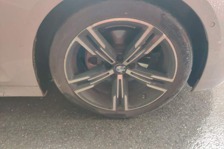Used BMW 4 Series 2023 425i M Sport Package Right Front Wheel Hub