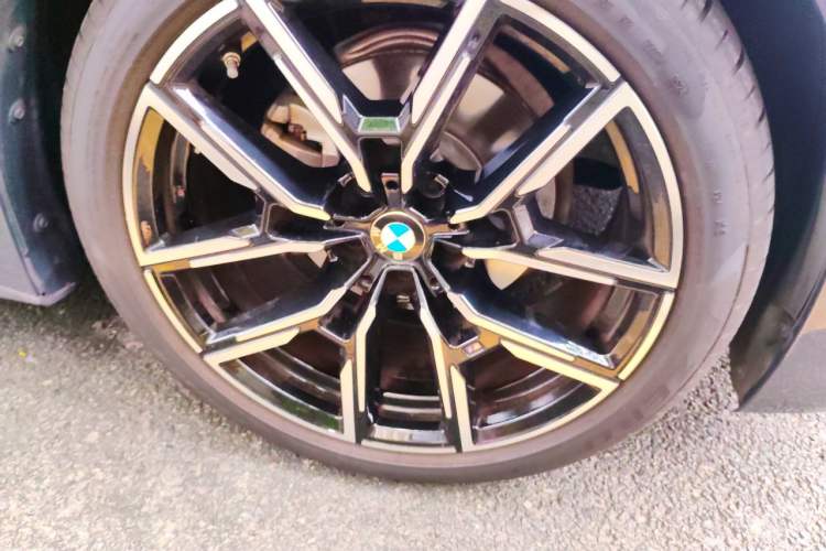 Used BMW 4 Series 2023 425i Gran Coupe M Sport Night Edition Package Right Front Wheel Hub