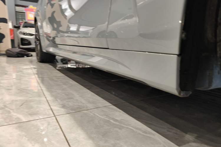 Used BMW 4 Series 2023 430i M Sport Night Edition Right Side Sill