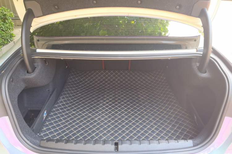 Used BMW 4 Series 2023 425i M Sport Night Edition Trunk